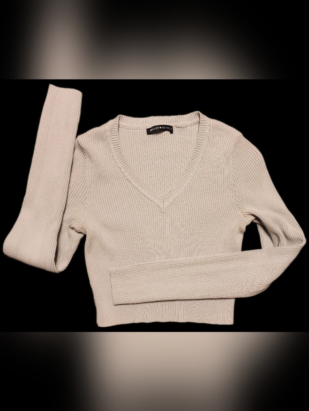 BRANDY MELVILLE LONG SLEEVE RIBBED V NECK COTTON TOP O/S